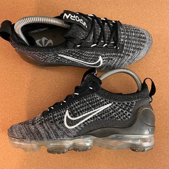 Nike air VaporMax running shoes size 6 Women's
